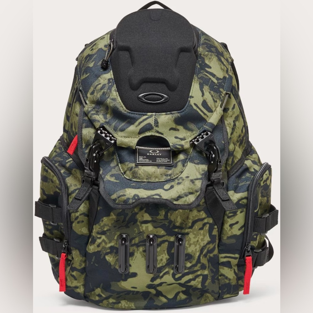 GORGEOUS OAKLEY BAG!!!
BATHROOM SINK RC BACKPACK
TIGER CAMO GREEN
